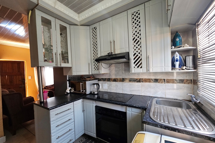 2 Bedroom Property for Sale in Tlhabane West North West
